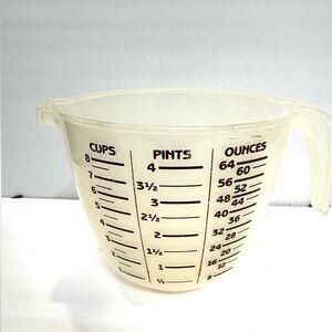 VTG 8 Cup Plastic Measuring Cup Pour Spout